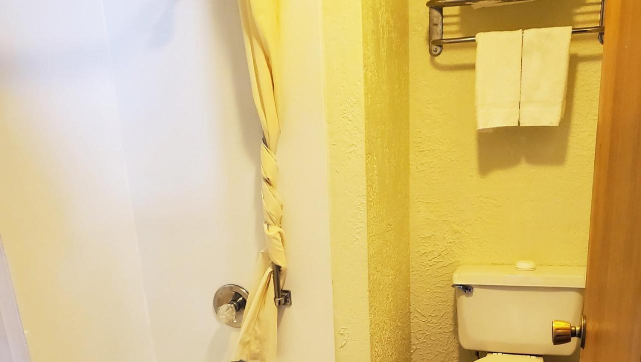 Magnuson Motel 2*